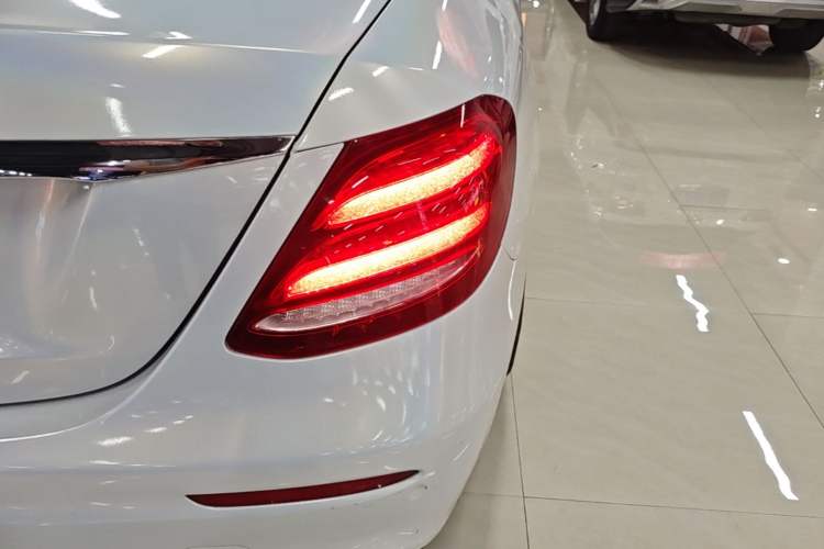 Used Mercedes-Benz E-Class 2017 E 300 L Sporty and Stylish Model Right Rear Taillight