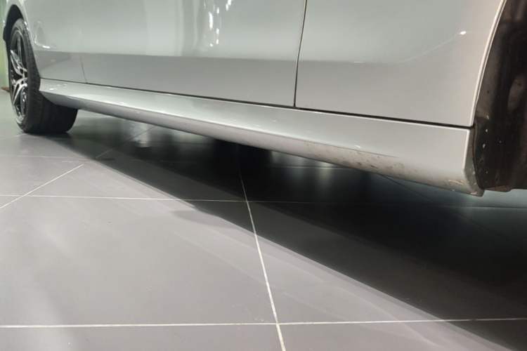 Used Mercedes-Benz E-Class 2017 E 200 Sport 4MATIC Right Side Sill