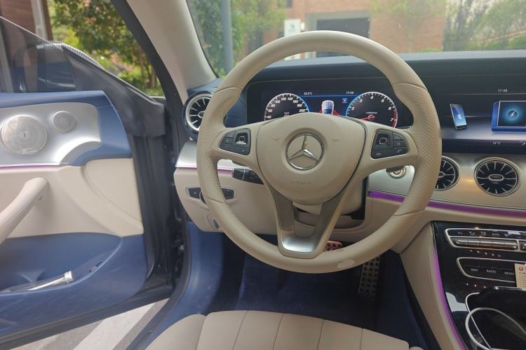 Used Mercedes-Benz E-Class 2017 E 200 4MATIC Coupe Steering Wheel