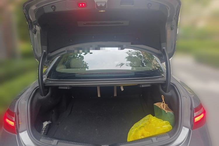 Used Mercedes-Benz E-Class 2017 E 200 4MATIC Coupe Trunk