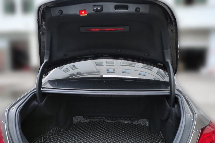 Used Mercedes-Benz E-Class 2017 Facelift E 200 Sport 4MATIC Trunk
