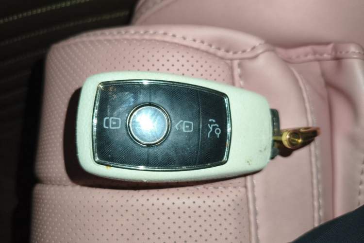 Used Mercedes-Benz E-Class 2017 E 200 4MATIC Coupe Vehicle Key