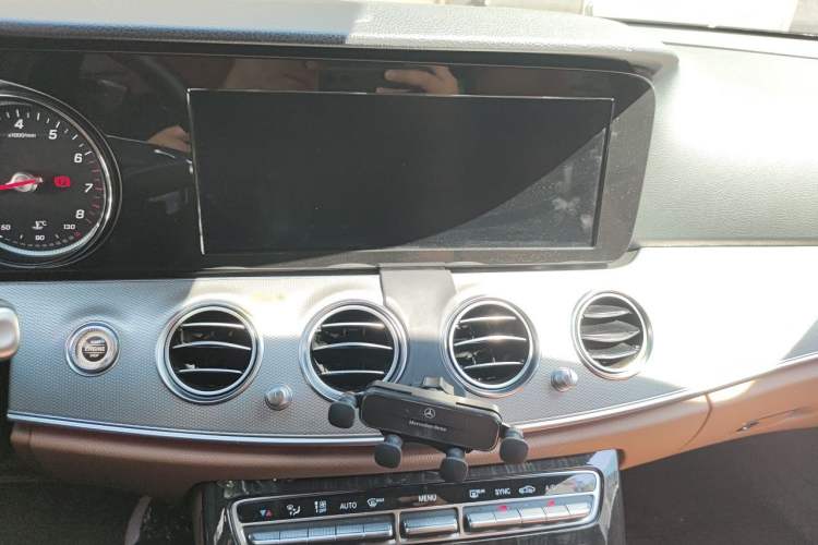 Used Mercedes-Benz E-Class 2017 E 300 Sport Edition Audio And AC Panel