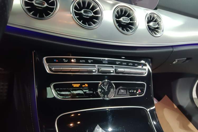 Used Mercedes-Benz E-Class 2017 E 200 Coupe Audio And AC Panel