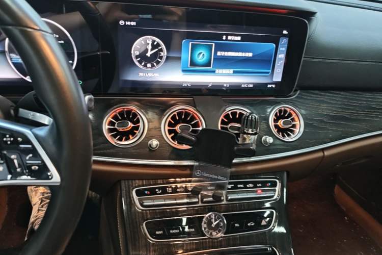 Used Mercedes-Benz E-Class 2017 E 300 L Sport Luxury Edition Audio And AC Panel