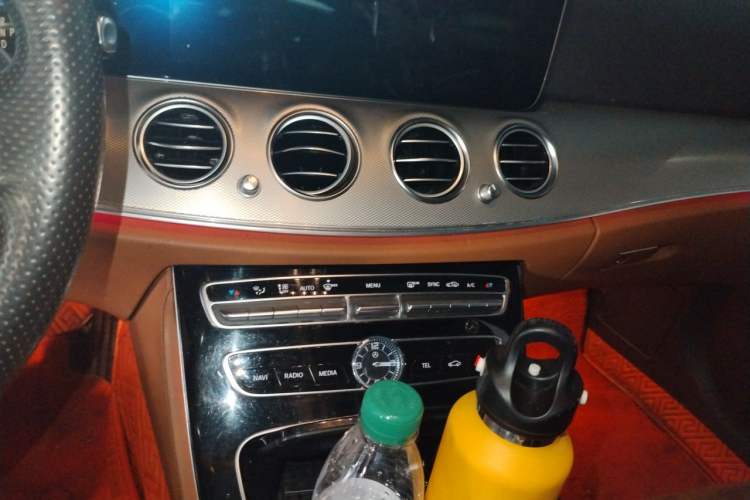 Used Mercedes-Benz E-Class 2017 E 200 Sport 4MATIC Audio And AC Panel