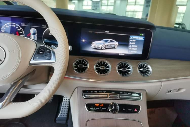 Used Mercedes-Benz E-Class 2017 E 200 Coupe Audio And AC Panel