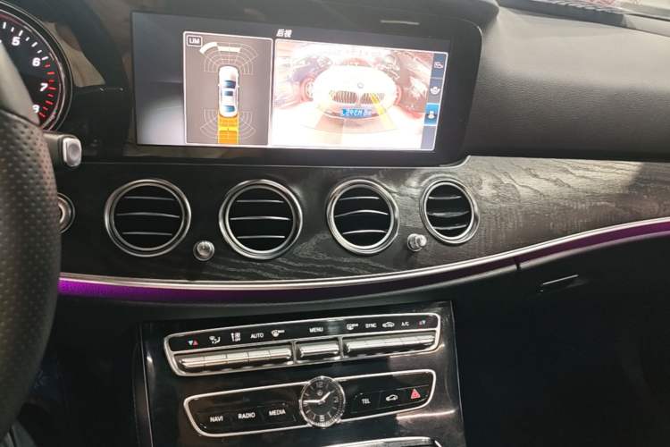 Used Mercedes-Benz E-Class 2017 E 200 Sport 4MATIC Audio And AC Panel