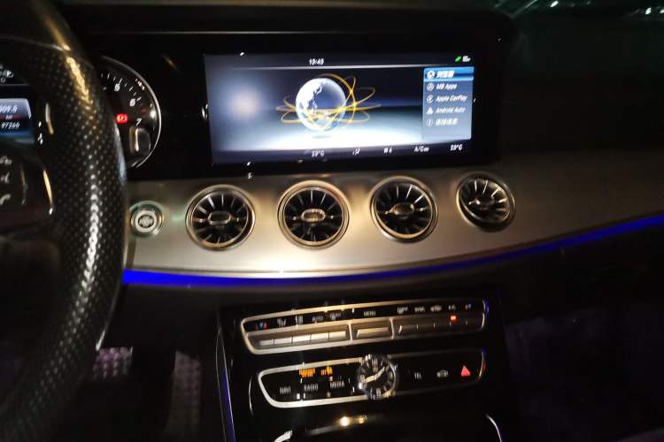 Used Mercedes-Benz E-Class 2017 E 200 Coupe Audio And AC Panel