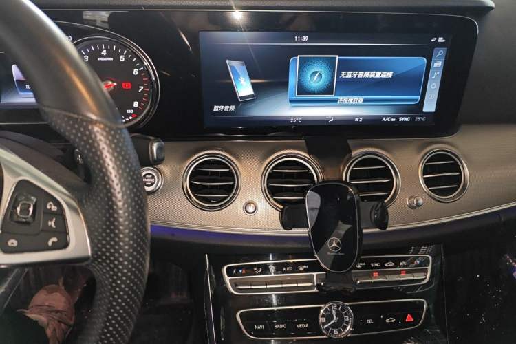 Used Mercedes-Benz E-Class 2017 Facelift E 200 Sport 4MATIC Audio And AC Panel