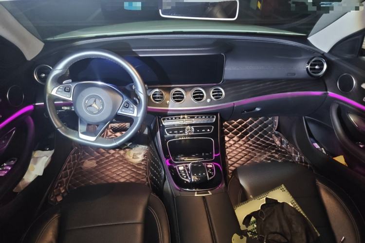 Used Mercedes-Benz E-Class 2017 E 300 L Sport Luxury Edition Center Console