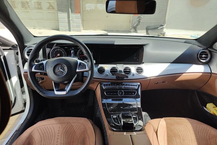 Used Mercedes-Benz E-Class 2017 E 300 Sport Edition Center Console