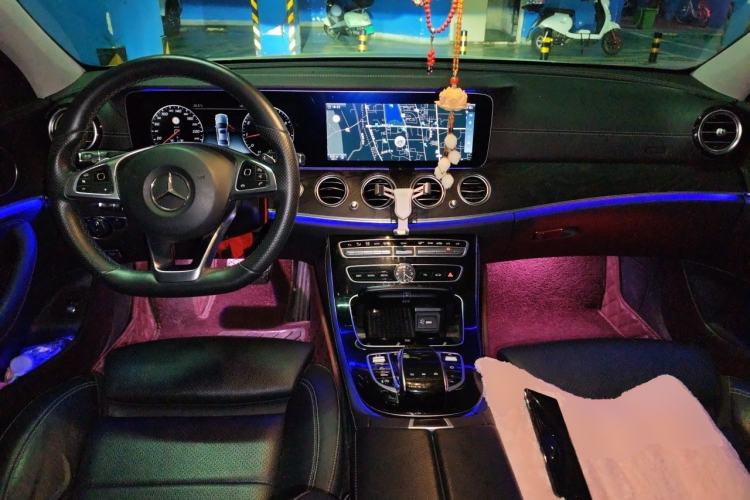Used Mercedes-Benz E-Class 2017 E 200 L Sport 4MATIC Center Console