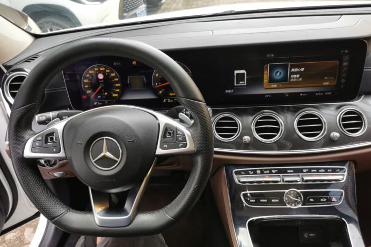 Used Mercedes-Benz E-Class 2017 E 300 L Sport Luxury Edition Center Console