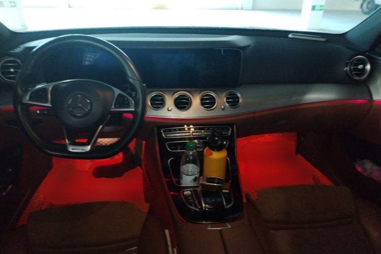 Used Mercedes-Benz E-Class 2017 E 200 Sport 4MATIC Center Console