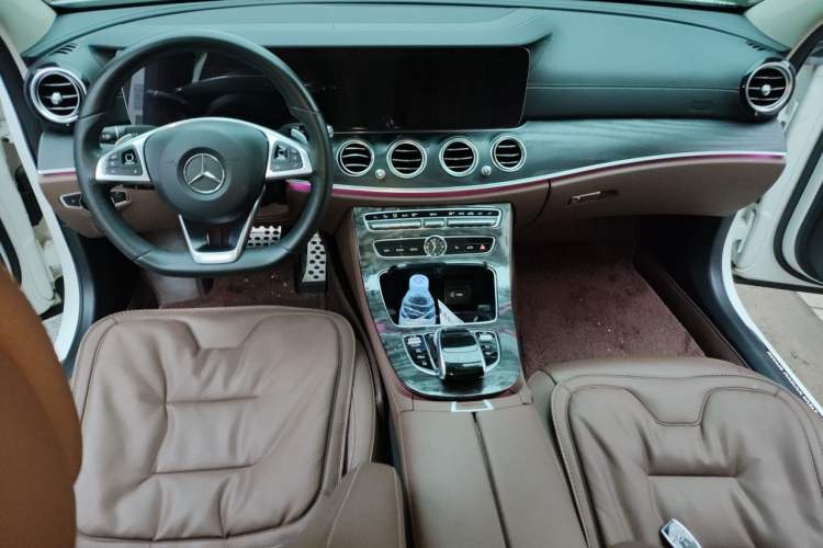 Used Mercedes-Benz E-Class 2017 E 300 L Sport Luxury Edition Center Console