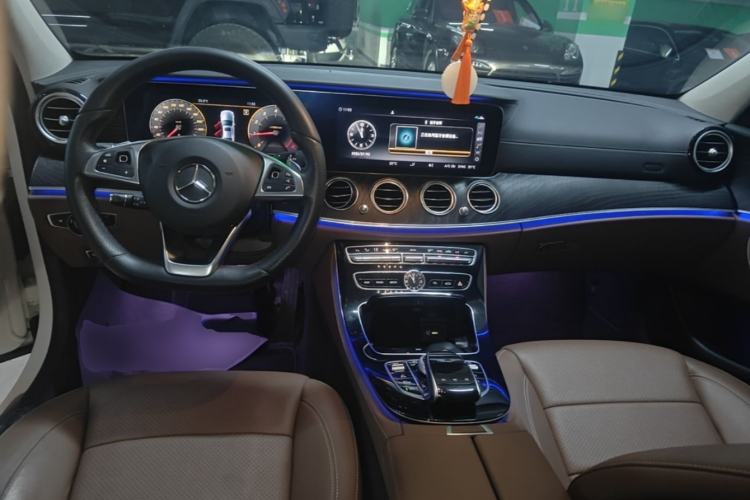 Used Mercedes-Benz E-Class 2017 E 300 L Sport Luxury Edition Center Console