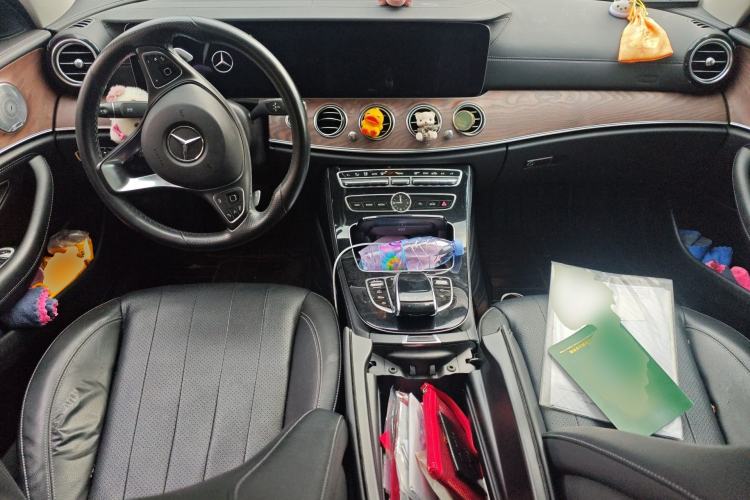 Used Mercedes-Benz E-Class 2017 E 300 L Luxury Model Center Console