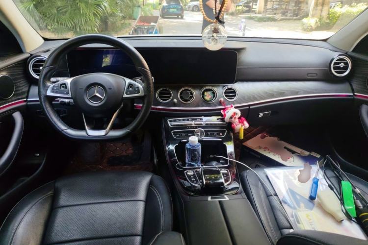 Used Mercedes-Benz E-Class 2017 E 300 L Sport Luxury Edition Center Console