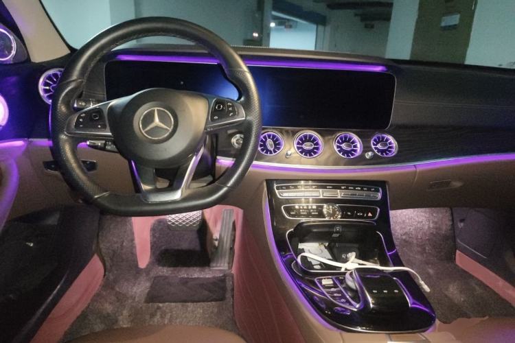 Used Mercedes-Benz E-Class 2017 E 300 L Sport Luxury Edition Center Console