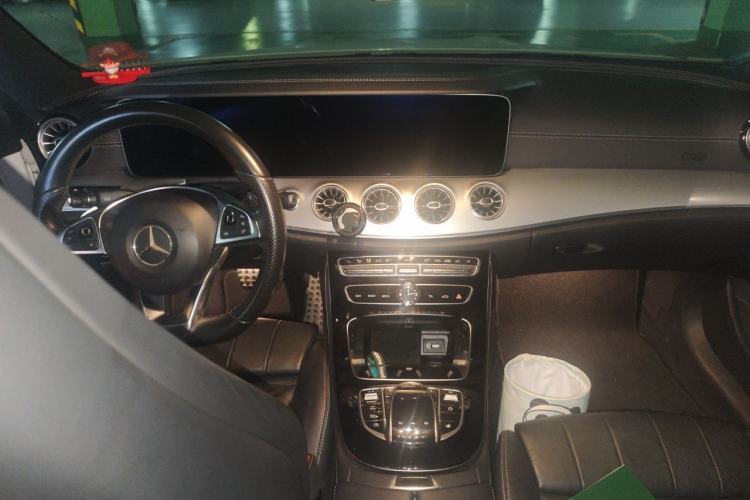 Used Mercedes-Benz E-Class 2017 E 300 Coupe Center Console