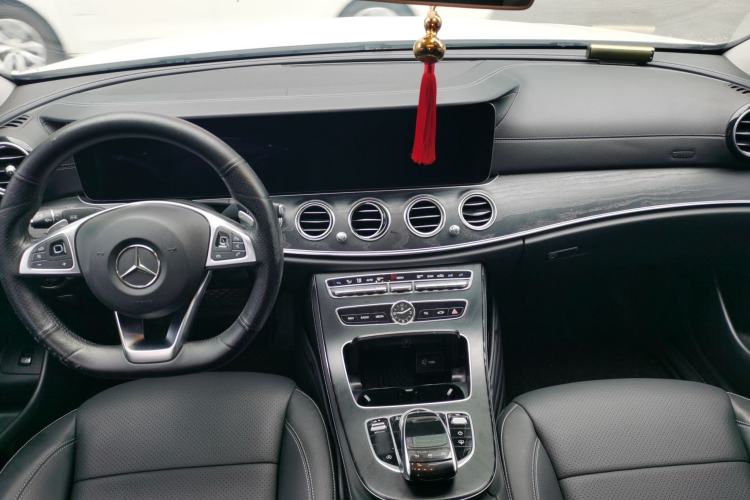 Used Mercedes-Benz E-Class 2017 E 300 L Sport Luxury Edition Center Console