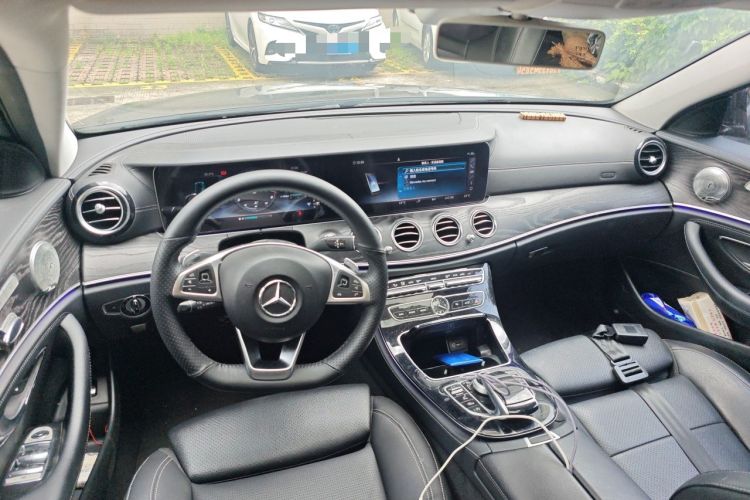 Used Mercedes-Benz E-Class 2017 E 200 L Sport 4MATIC Center Console