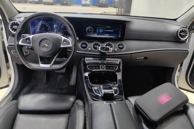 Used Mercedes-Benz E-Class 2017 E 200 L 4MATIC Center Console