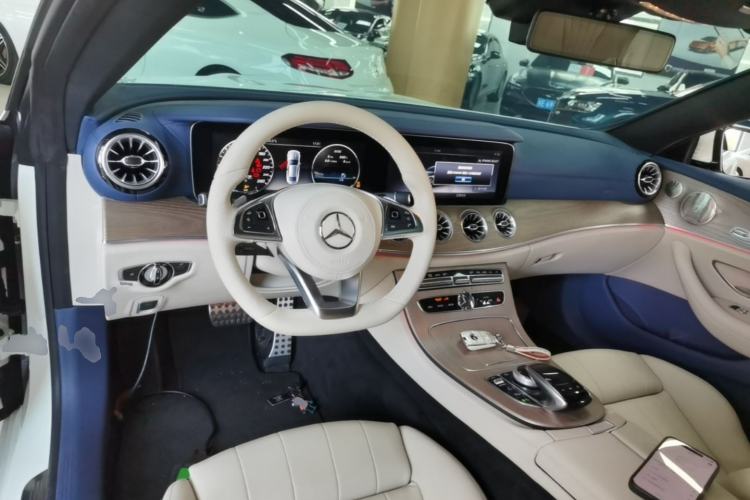 Used Mercedes-Benz E-Class 2017 E 200 Coupe Center Console