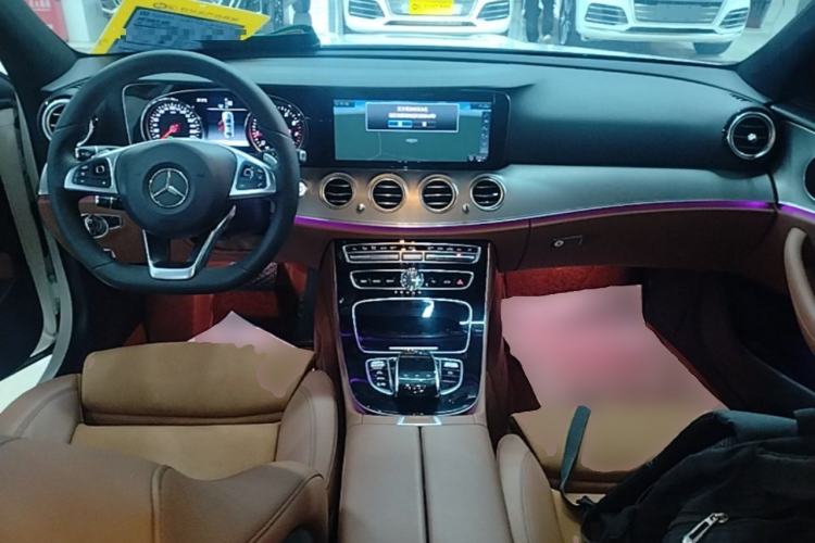 Used Mercedes-Benz E-Class 2017 Facelift E 200 Sport 4MATIC Center Console