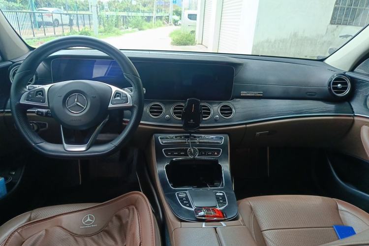 Used Mercedes-Benz E-Class 2017 E 320 L 4MATIC Center Console