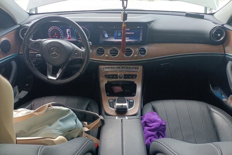 Used Mercedes-Benz E-Class 2017 E 300 L Luxury Model Center Console