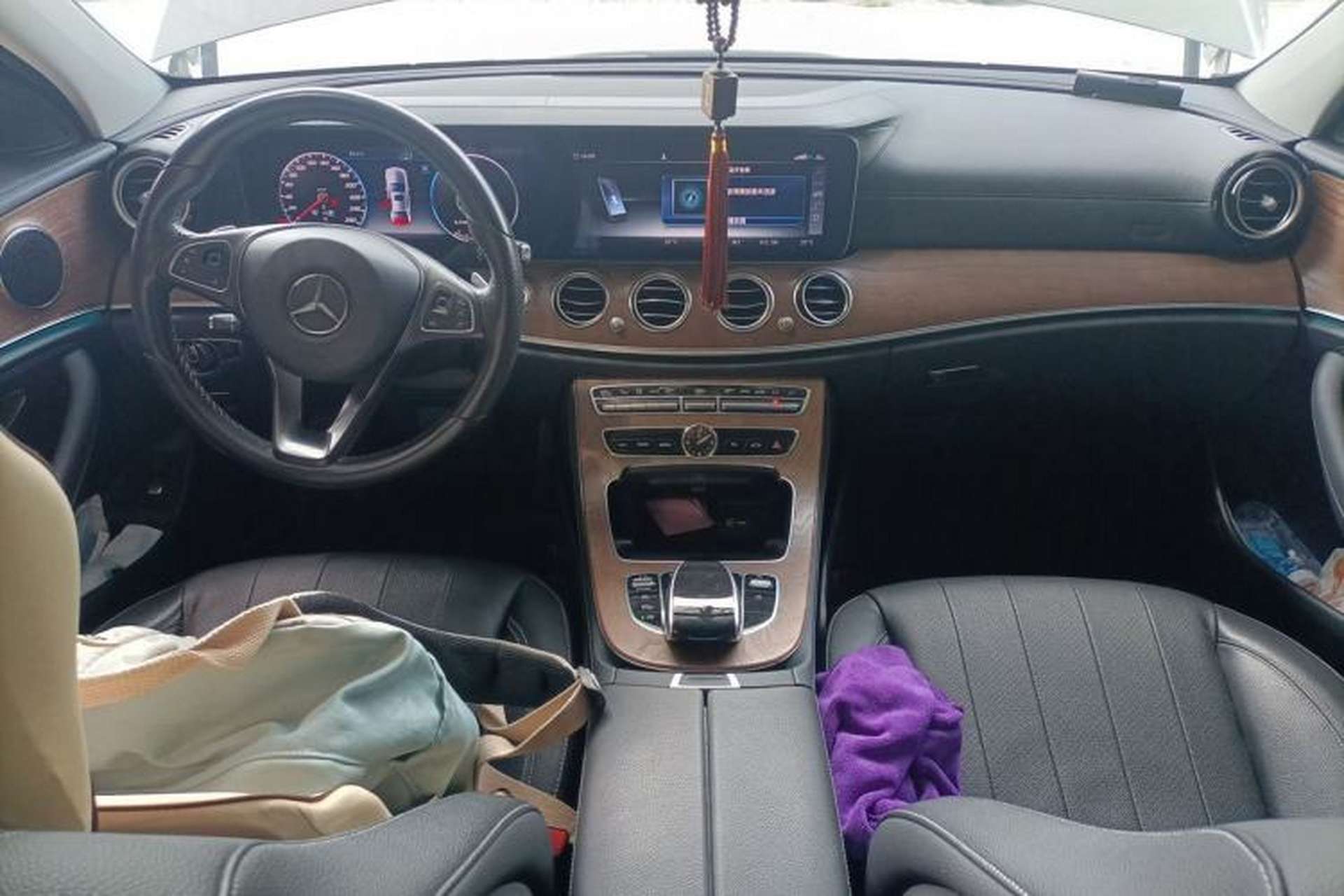 Used Mercedes-Benz E-Class 2017 E 300 L Luxury Model Center Console