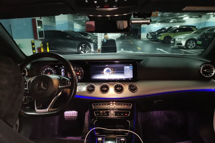 Used Mercedes-Benz E-Class 2017 E 200 Coupe Center Console