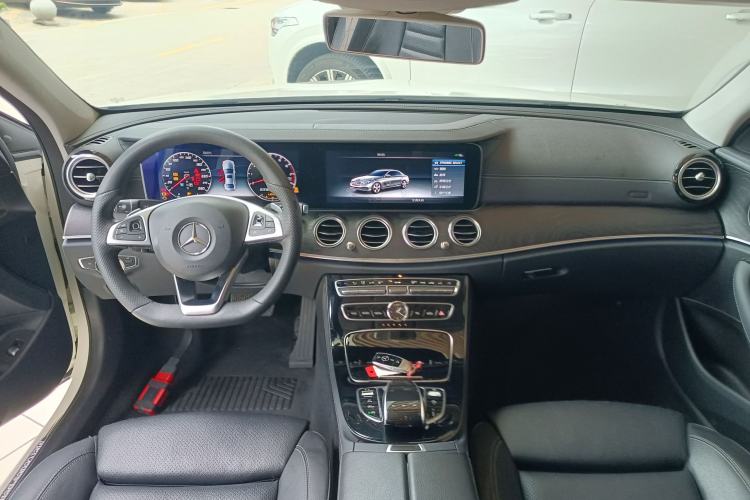 Used Mercedes-Benz E-Class 2017 E 200 L Sport 4MATIC Center Console