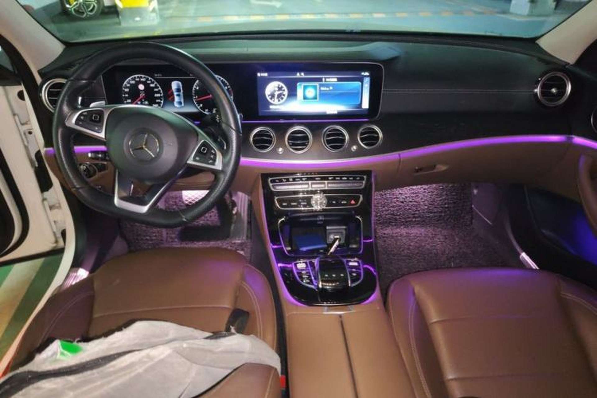 Used Mercedes-Benz E-Class 2017 E 300 L Sport Luxury Edition Center Console