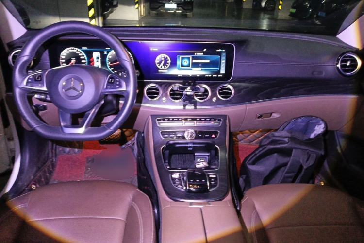 Used Mercedes-Benz E-Class 2017 E 300 L Sport Luxury Edition Center Console