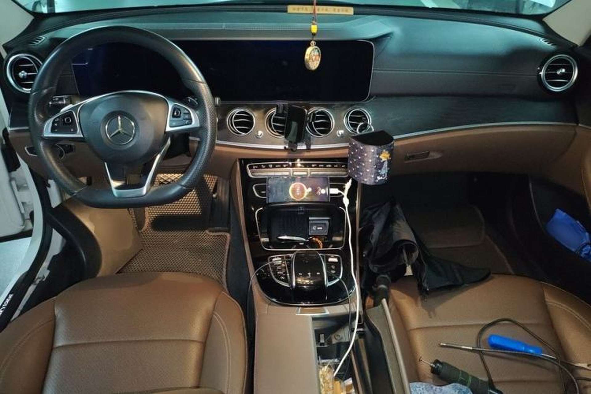 Used Mercedes-Benz E-Class 2017 E 300 L Sport Luxury Edition Center Console