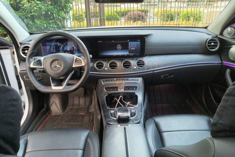 Used Mercedes-Benz E-Class 2017 E 300 L Sport Luxury Edition Center Console
