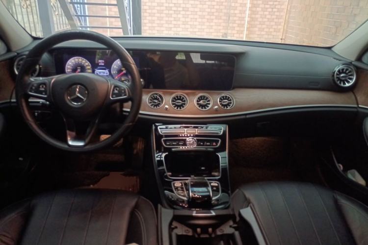 Used Mercedes-Benz E-Class 2017 E 300 L Luxury Model Center Console