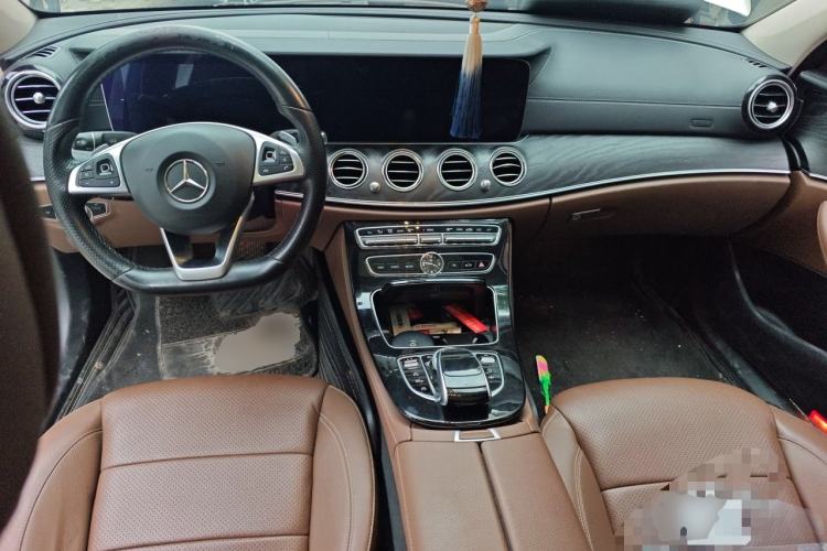 Used Mercedes-Benz E-Class 2017 E 300 L Sport Luxury Edition Center Console
