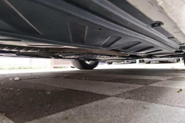 Used Mercedes-Benz E-Class 2017 E 300 L Sport Luxury Edition Chassis Front Right