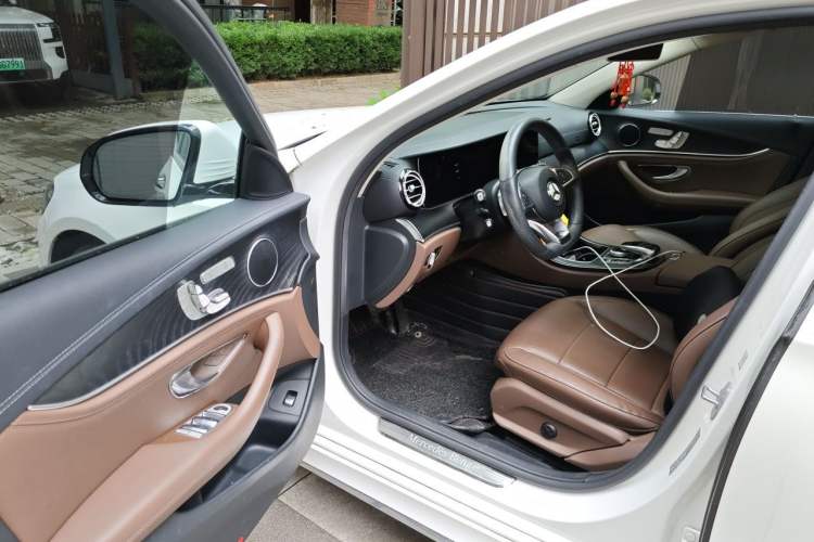 Used Mercedes-Benz E-Class 2017 E 300 L Sport Luxury Edition Driver Seat