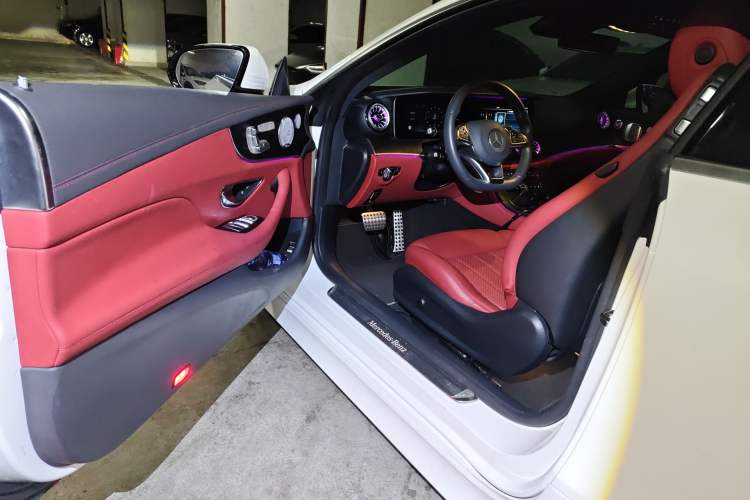 Used Mercedes-Benz E-Class 2017 E 200 Coupe Driver Seat
