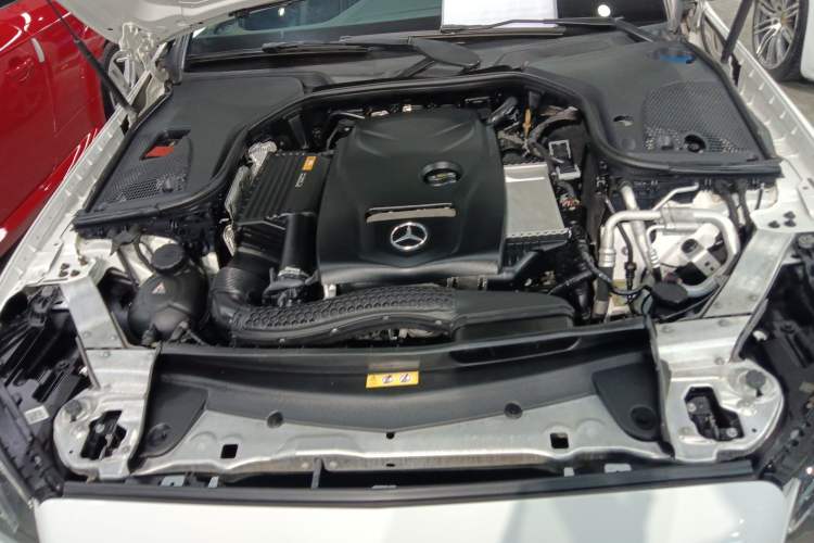 Used Mercedes-Benz E-Class 2017 E 200 Coupe Engine Bay