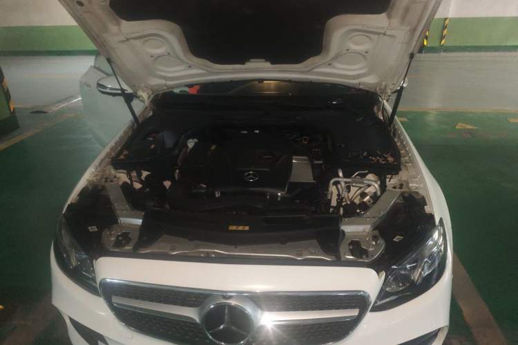 Used Mercedes-Benz E-Class 2017 E 300 Coupe Engine Bay