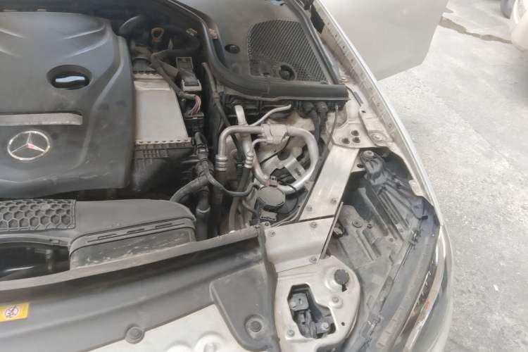 Used Mercedes-Benz E-Class 2017 E 300 Sport Edition Engine Bay Left