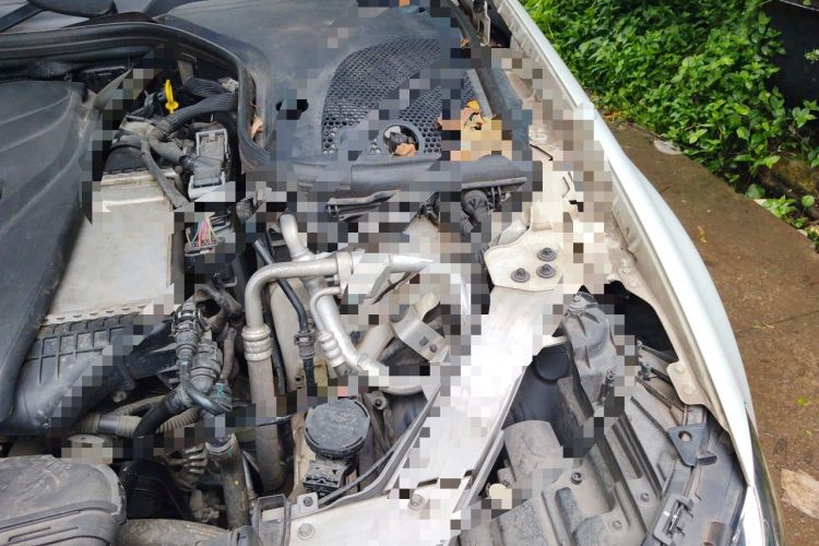 Used Mercedes-Benz E-Class 2017 E 200 L Sport 4MATIC Engine Bay Left