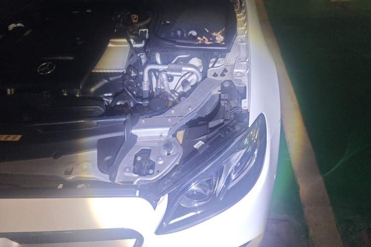 Used Mercedes-Benz E-Class 2017 E 300 Coupe Engine Bay Left