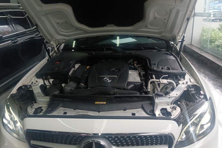 Used Mercedes-Benz E-Class 2017 E 200 Coupe Engine Bay